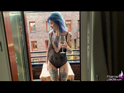 ❤️ Sjajna djevojka siše s gutljajem i strastveno jebe pod otvorenim nebom ❤️ Porno video u pornografiji hr.analpics.ru ﹏
